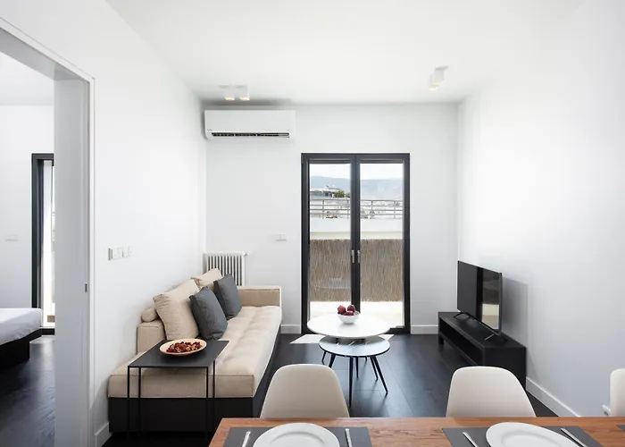 A Stylish Modern Apartment On Makrygianni Str Next To Areopagitou And The Acropolis Museum