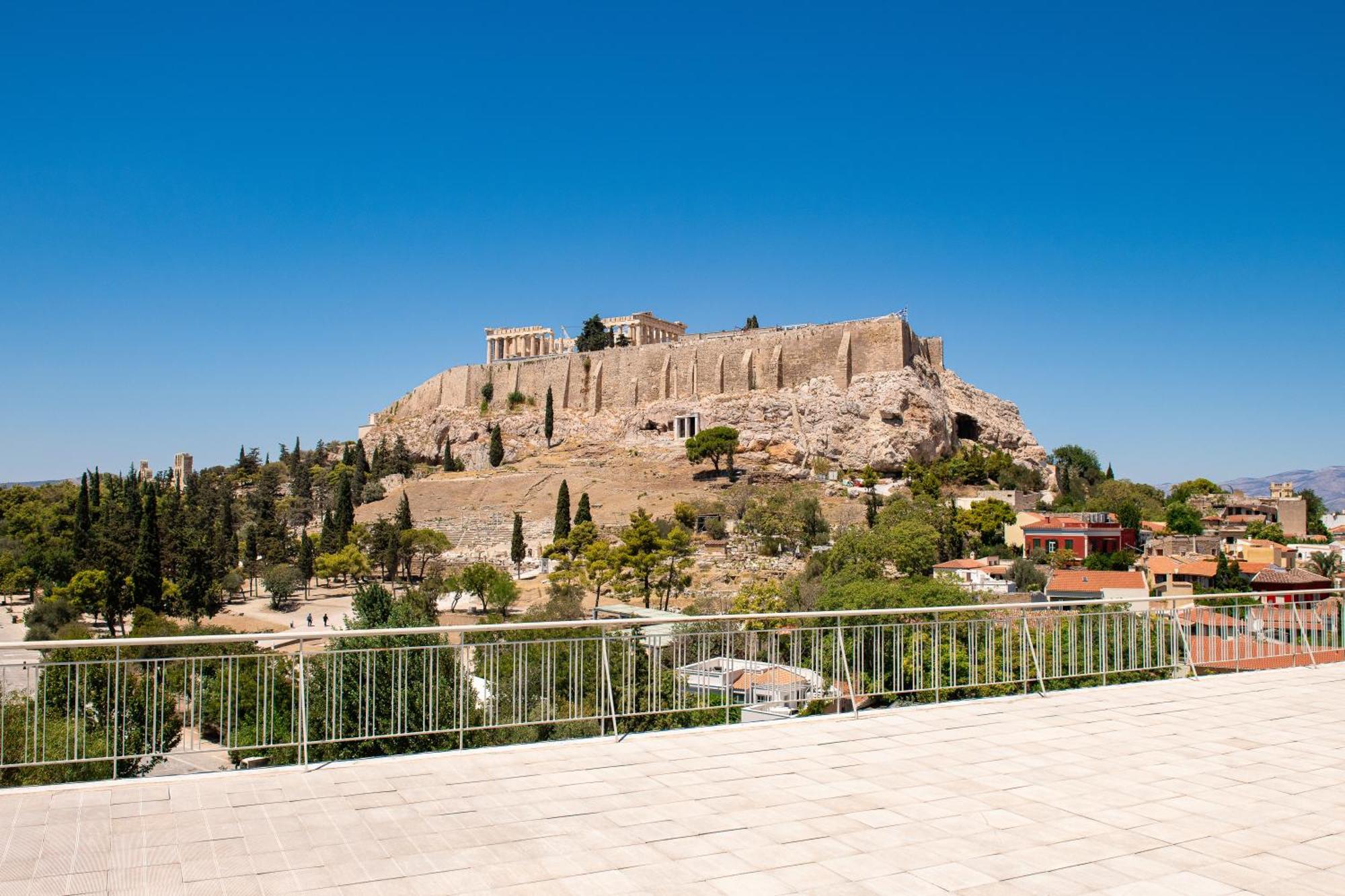 A Stylish Modern On Makrygianni Str Next To Areopagitou And The Acropolis Museum Athen