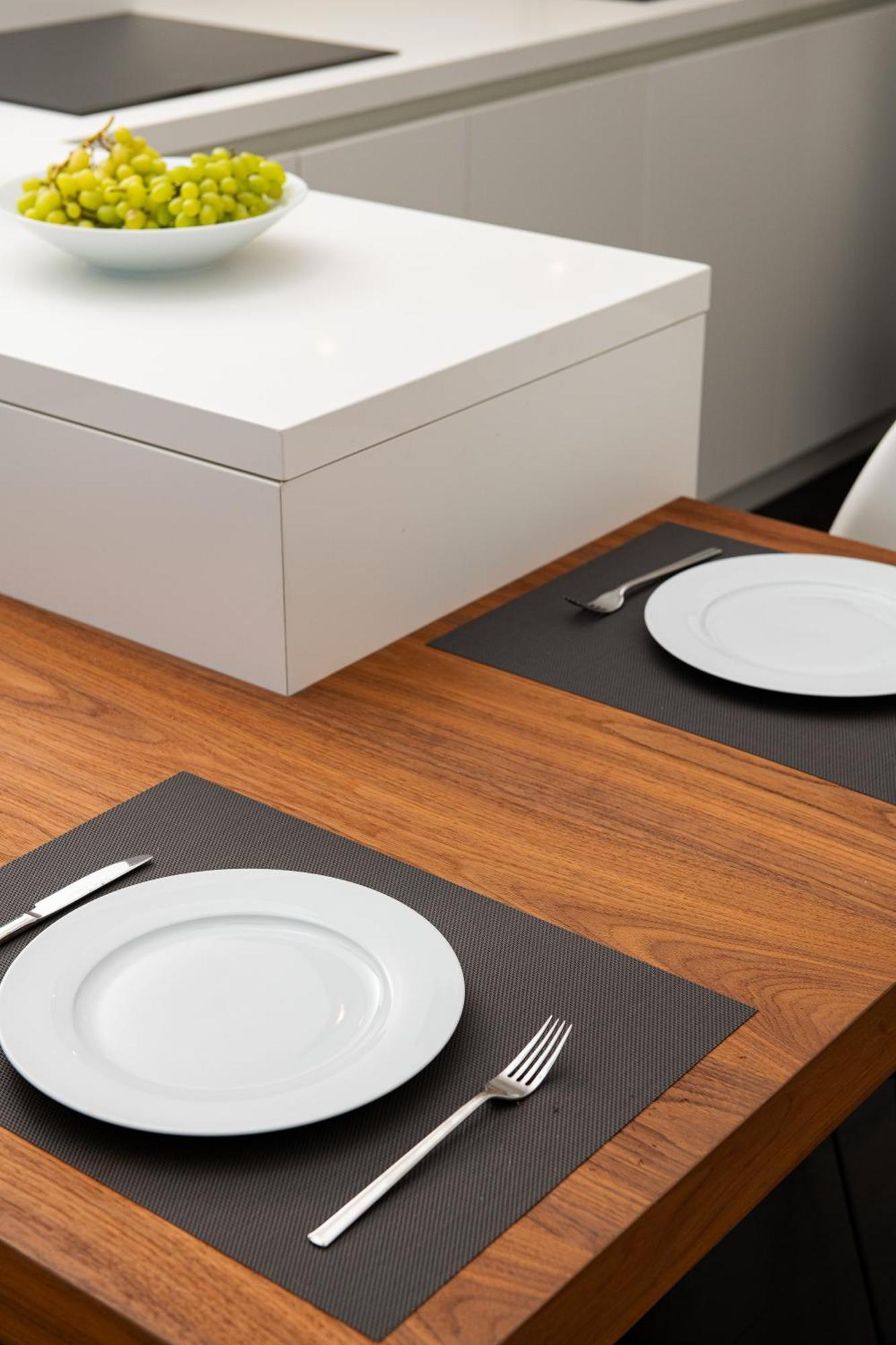 A Stylish Modern On Makrygianni Str Next To Areopagitou And The Acropolis Museum * Athen