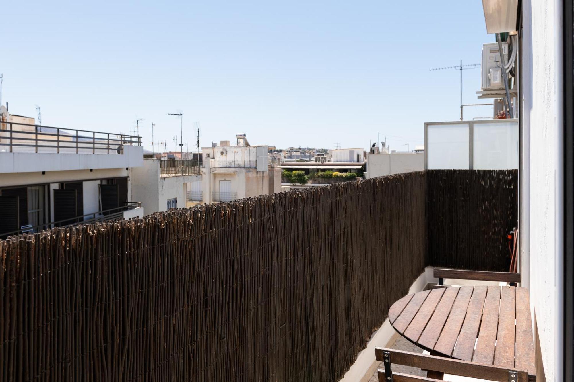 A Stylish Modern On Makrygianni Str Next To Areopagitou And The Acropolis Museum